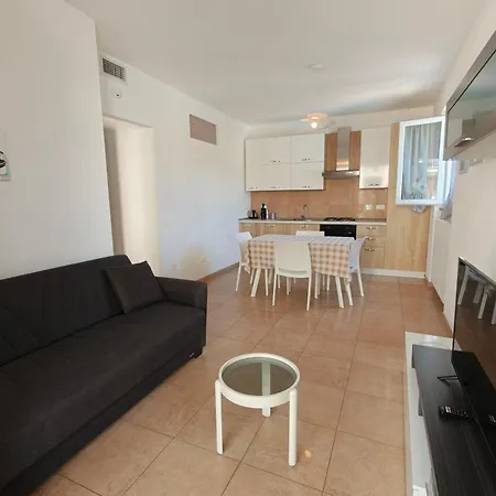 Apartment Agnese 2 *